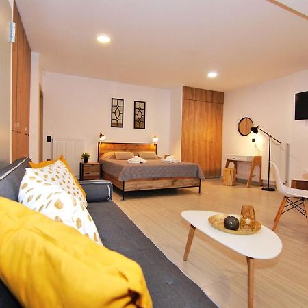 Brand New Cozy Basement Apartment アルゴストリオン エクステリア 写真